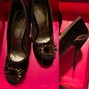 Donna Di Gio brown velvet open toe shoe